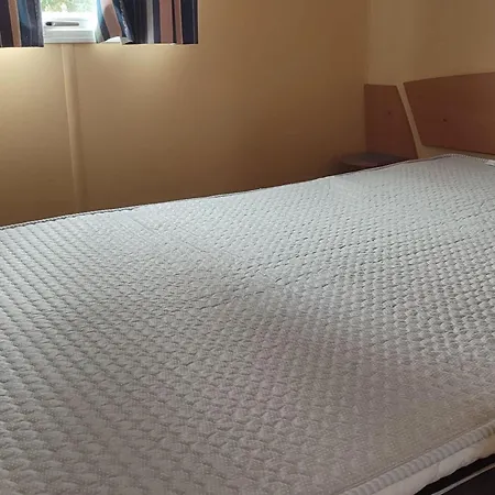 Mobil-home Confortable, Acces Handicape - 4 Pers. - Api-1-52-2023 * Ла-Тур-д'Овернь