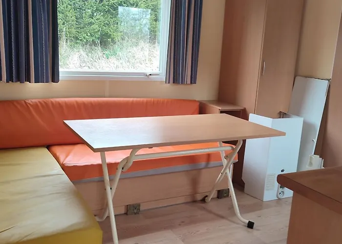 Mobil-home Confortable, Acces Handicape - 4 Pers. - Api-1-52-2023 Ла-Тур-д'Овернь