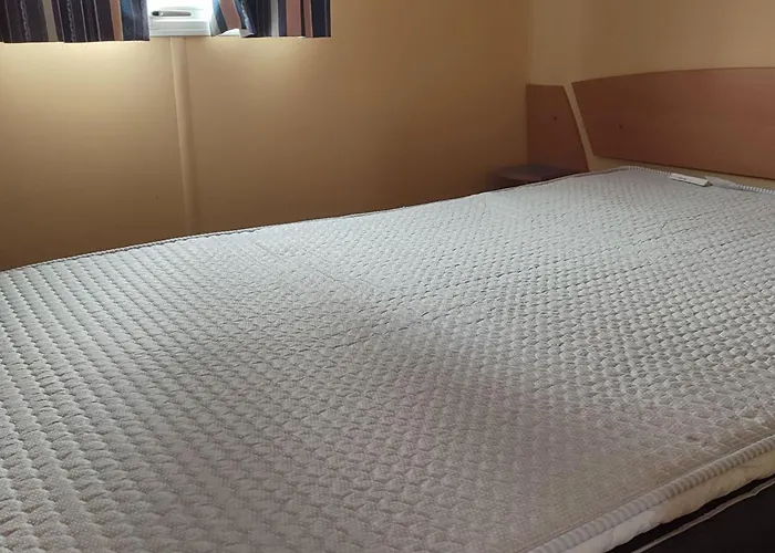 Mobil-home Confortable, Acces Handicape - 4 Pers. - Api-1-52-2023 * La Tour-d'Auvergne