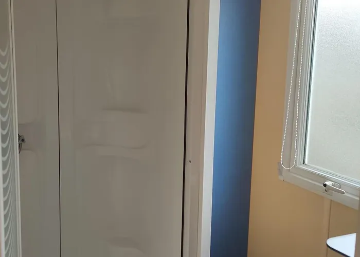 Mobil-home Confortable, Acces Handicape - 4 Pers. - Api-1-52-2023 Ла-Тур-д'Овернь