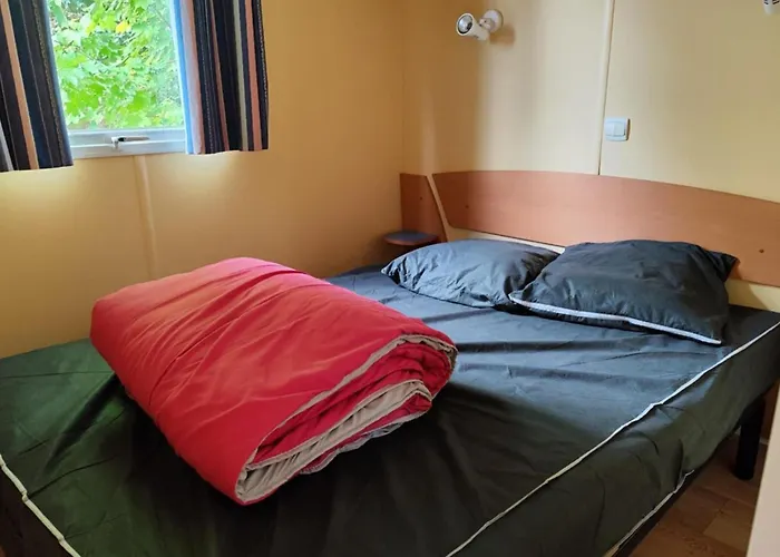 Mobil-home Confortable, Acces Handicape - 4 Pers. - Api-1-52-2023 Кемпинг Ла-Тур-д'Овернь